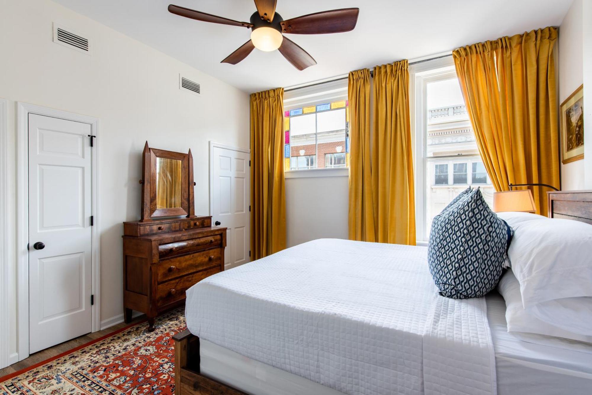 The Woodford Hotel Versailles Екстериор снимка